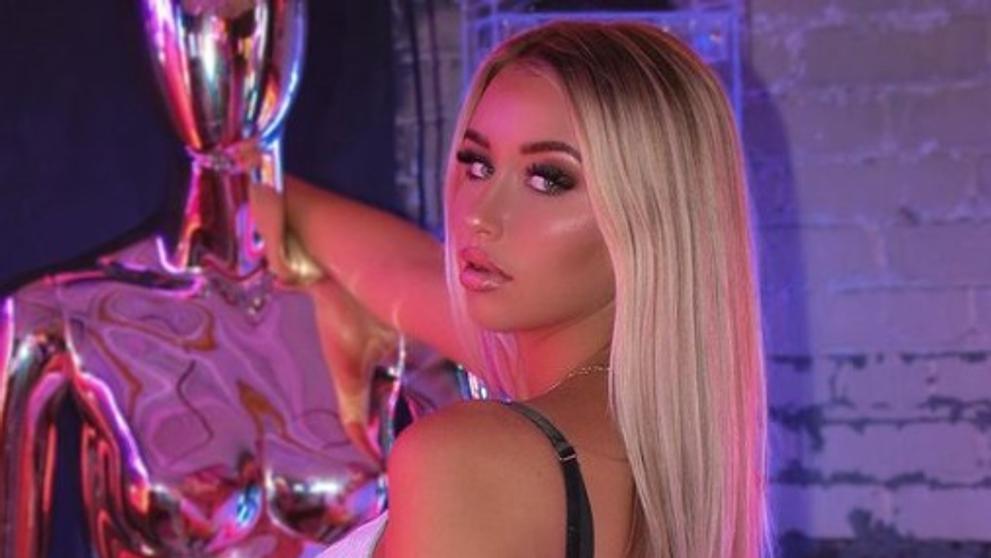 Sexy brankářka Mikayla Demaiterová se opravdu nestydí