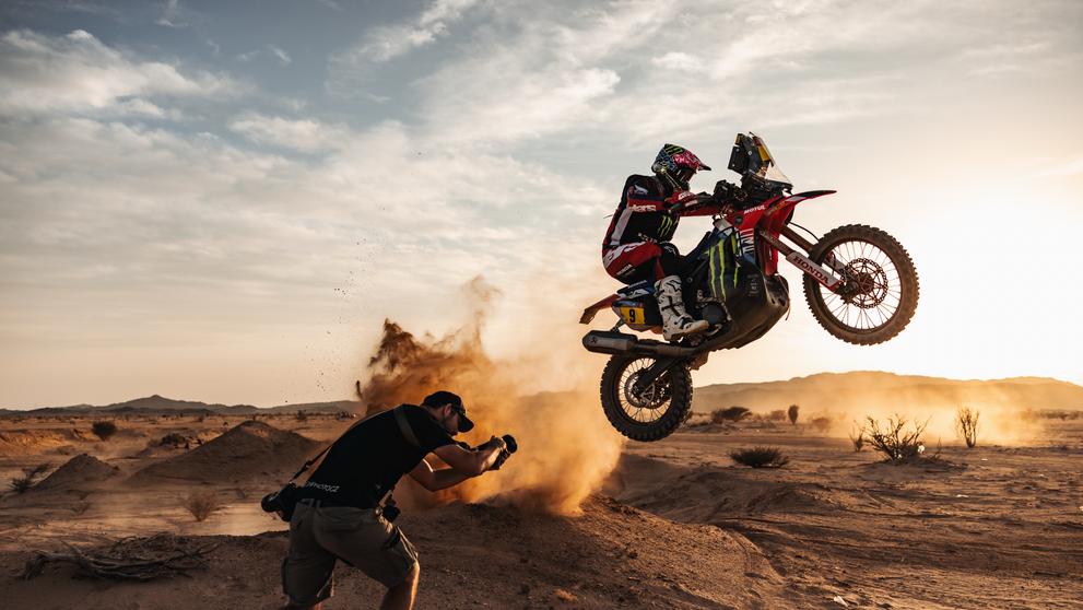 Fotografie Mariana Chytky z Rally Dakar – Ricky Brabec na své motorce