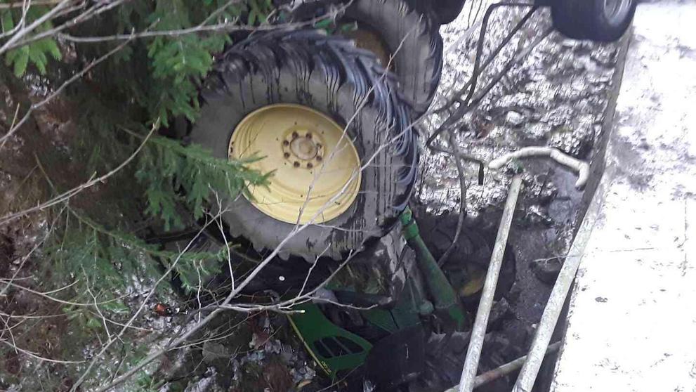 Ledovka na silnicích komplikuje dopravu na Vysočině - 1