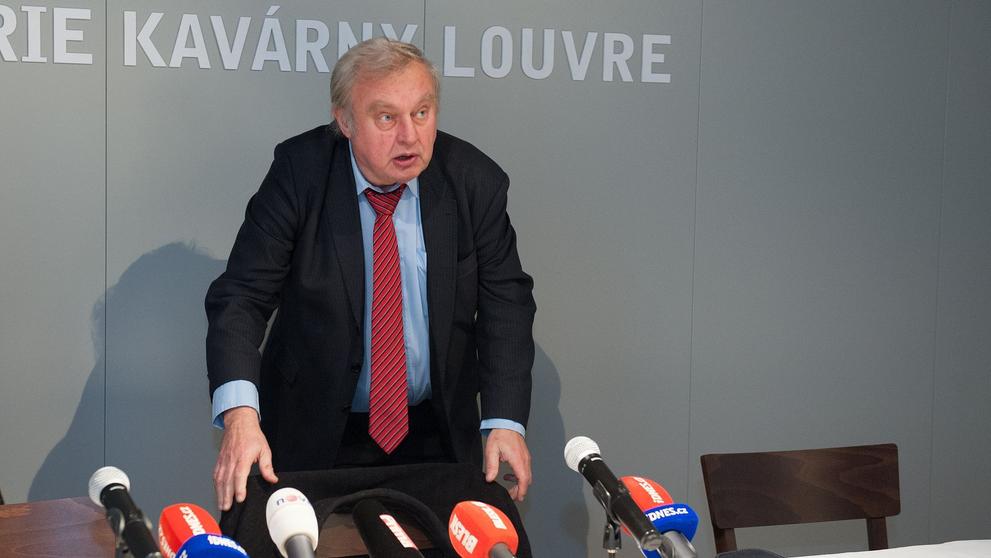 Miloslav Ransdorf a Peter Guzmický vysvětlují švýcarskou kauzu - 4