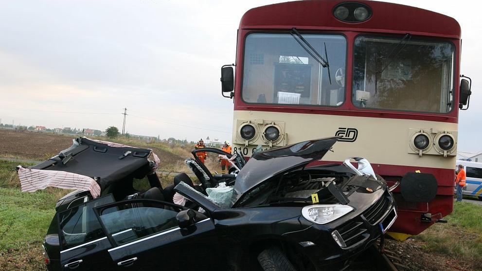 Žena vjela autem u Dobřichova pod vlak - 2
