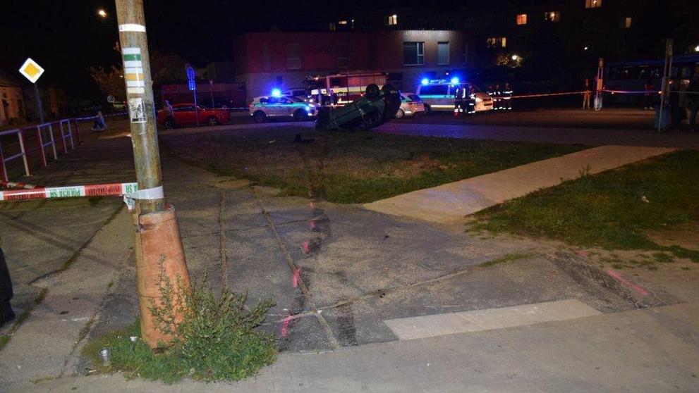 Mladík ujížděl před policisty a srazil tři lidi - 1