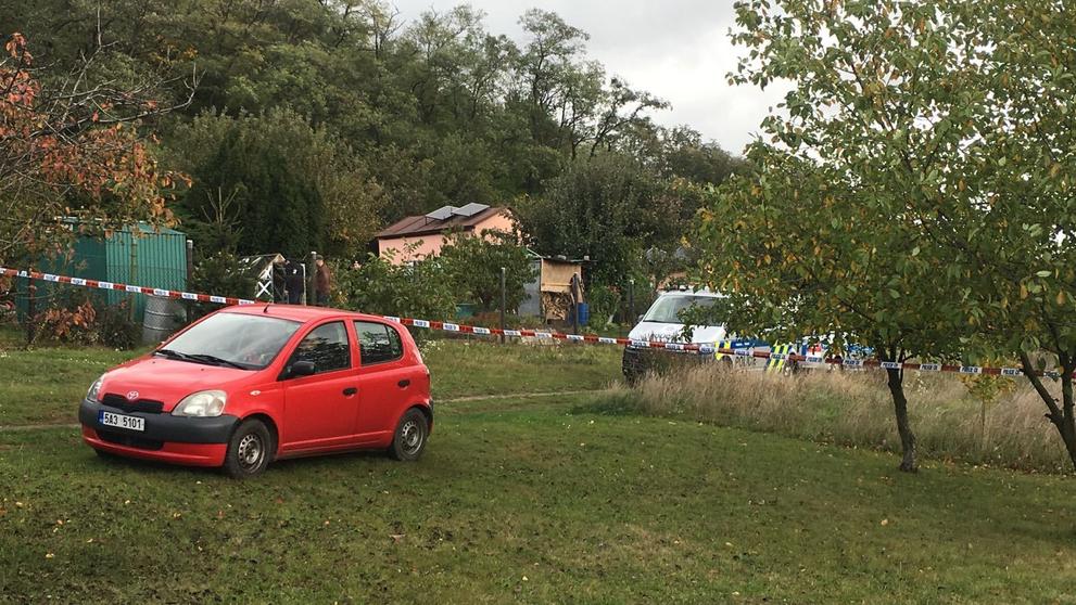 Nález mrtvoly ve skleníku v Kyjích - 1