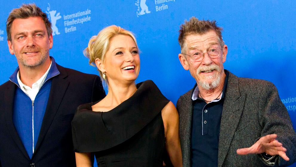 Zleva Ray Stevenson, Katherine LaNasová a John Hurt