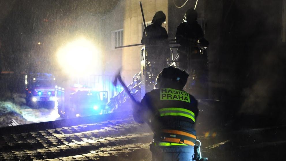 Velký požár autolakovny v Praze - 17