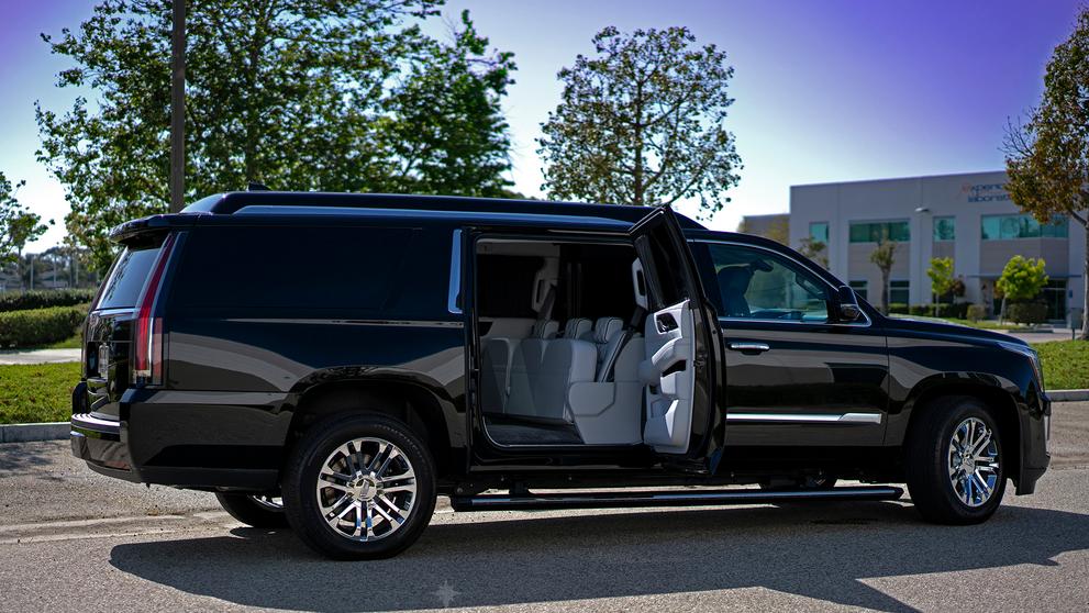 Sylvester Stallone prodává luxusní Cadillac Escalade ESV - 27