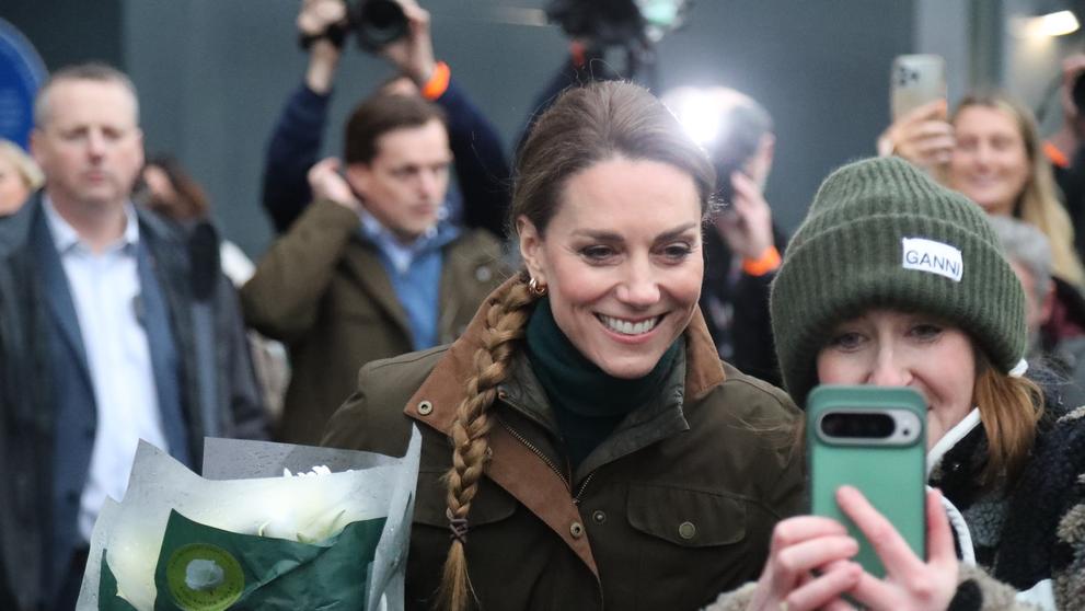 Kate Middleton s vlasy v copu