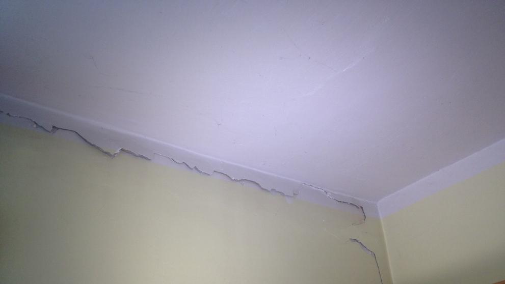 Zemětřesení na Chebsku potrhalo stěny domů - 5