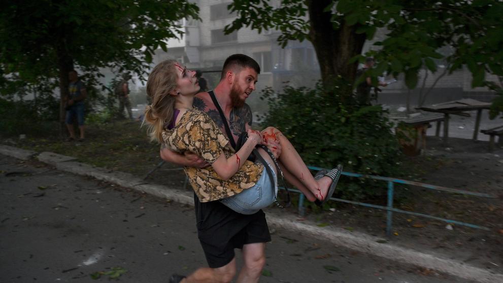 Ukrajina Ruské rakety zasáhly sídliště
