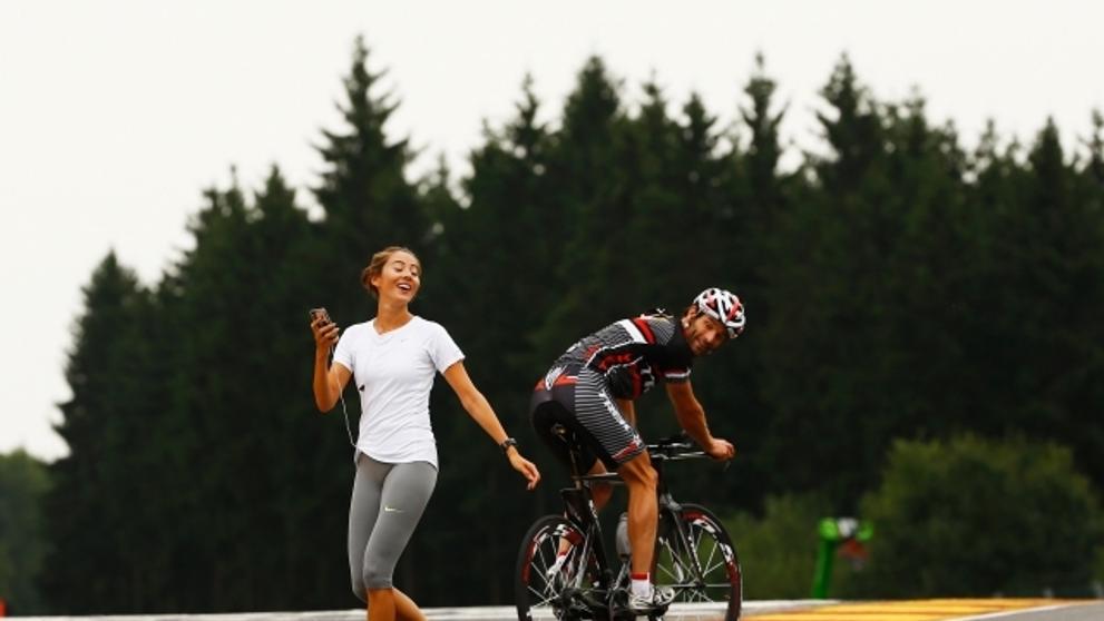 Mark Webber a Jessica Michibatová ve Spa - 5