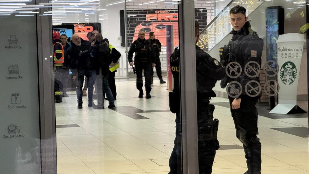 Policisté ve Futuru