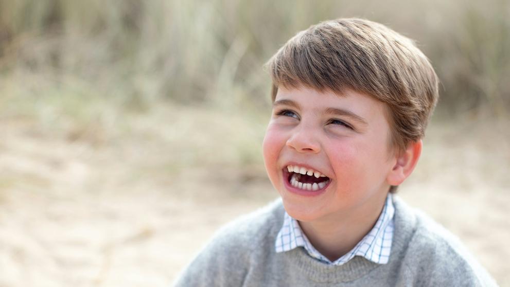 Oficiální fotografie ke čtvrtým narozeninám prince Louise (1)