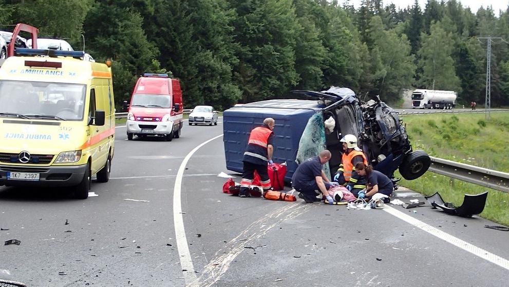 Čelní srážka dvou aut u obce Olšova Vrata - 3