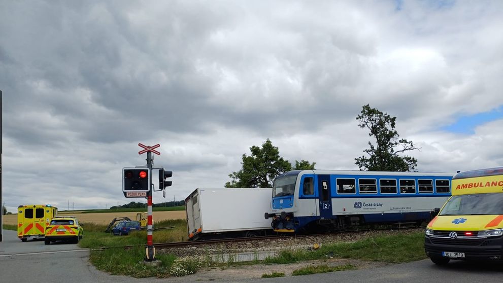 Srážka vlaku s nákladním vozem