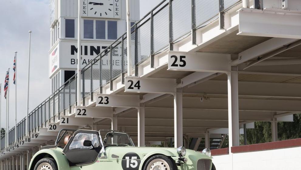 Caterham - 27