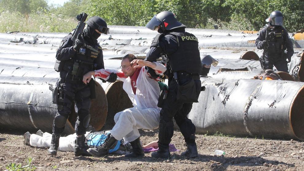 Aktivisté protestují proti těžbě uhlí, ilustrační foto (cropped)