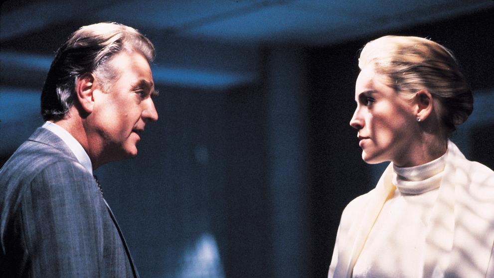 Denis Arndt a Sharon Stone v Základním instinktu, 1992