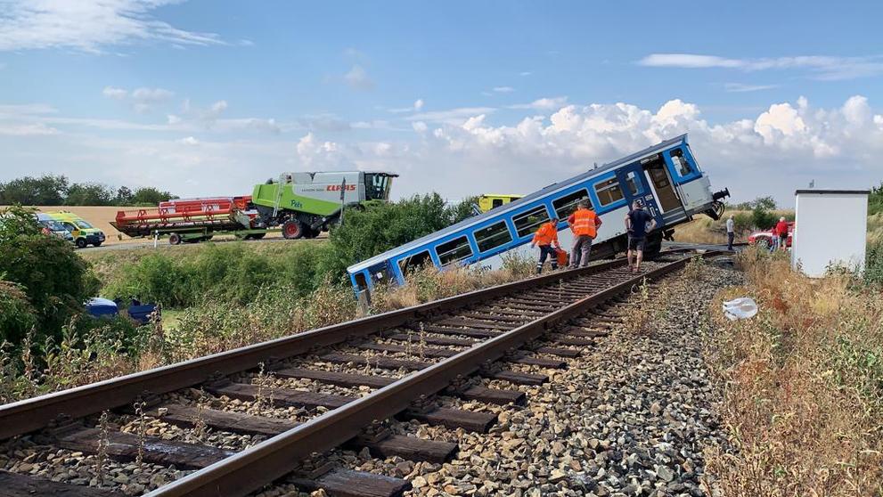 Srážka vlaku s dodávkou na Rakovnicku - 9