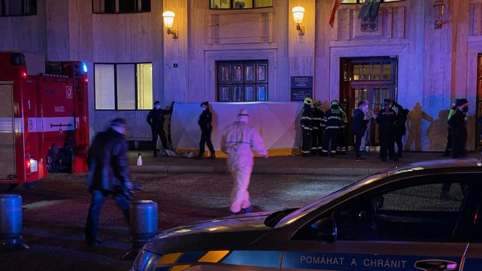 Nález mrtvého muže u ministerstva zdravotnictví
