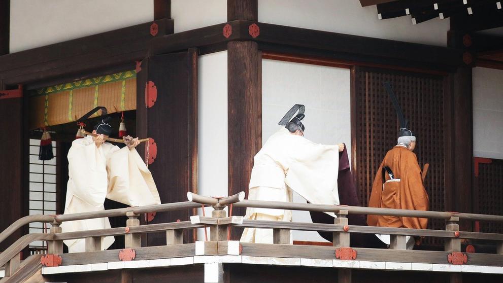 Japonský císař se dobrovolně vzdává trůnu