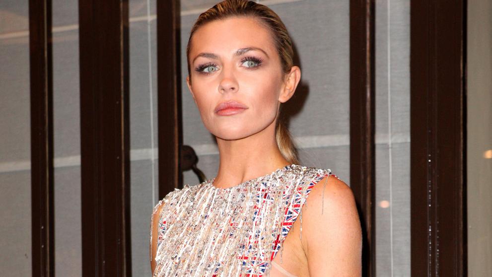 Abigail Clancyová a Peter Crouch