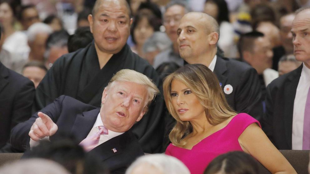 Trumpovi vyrazili v Japonsku na sumo - 1