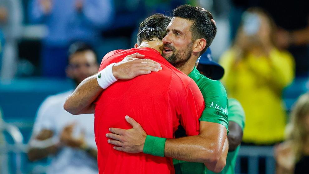 Novak Djokovič objal Jakuba Menšíka