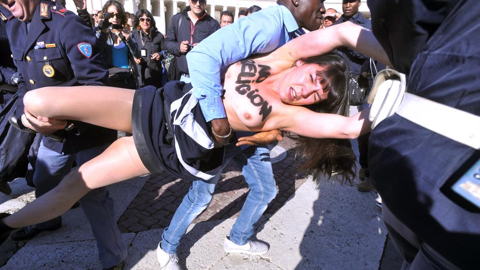 FEMEN v Římě - 5
