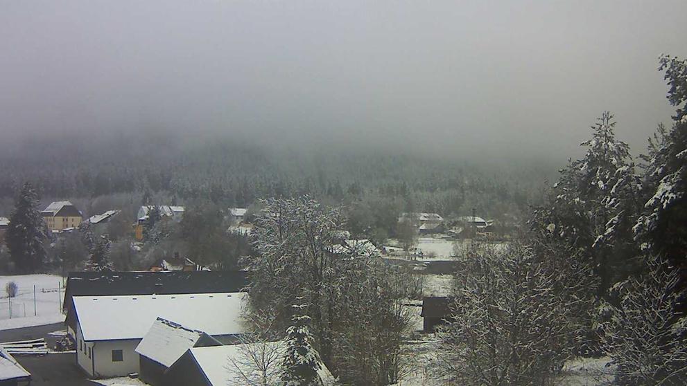 Na Šumavě v noci na neděli napadlo přes 10 cm sněhu - 13