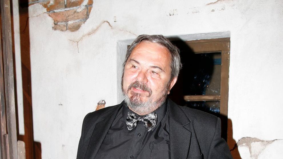 Broněk Černý má prošedivělý plnovous