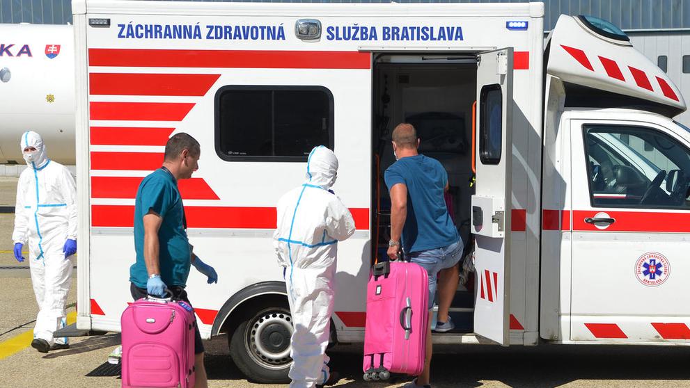 Vládní speciál transportoval z Egypta dítě se záhadnou infekcí