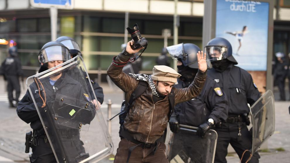 Demonstrace proti Evropské centrální bance ve Frankfurtu - 2