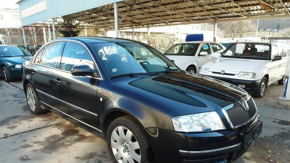 ŠKODA SUPERB 2,8 V6 30V - 3