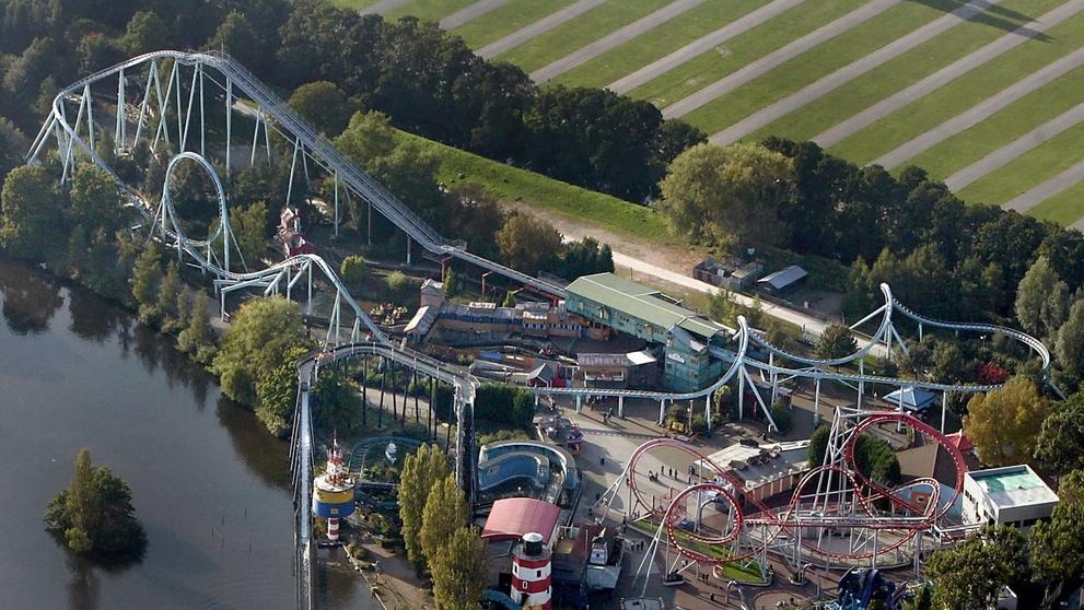V zábavním parku Drayton Manor zemřela dívka, poté co spadle z atrakce do vody - 2
