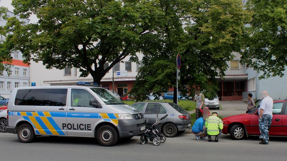Sražená žena s kočárkem - 1