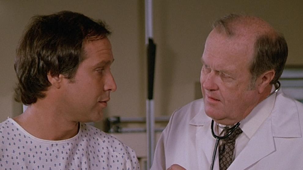 M. Emmet Walsh a Chevy Chase ve filmu Fletch, 1985