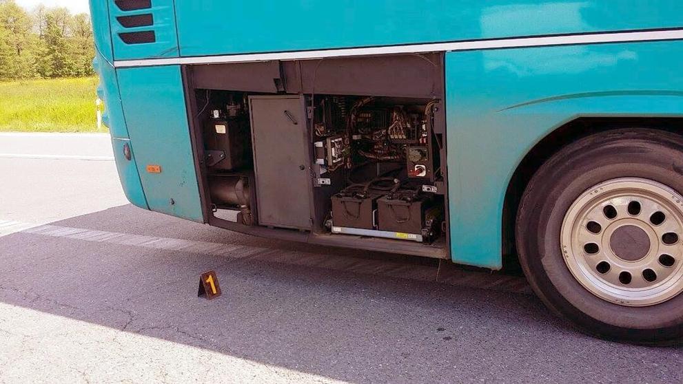 Autobus za jízdy amputoval cyklistovi ruku a rozpáral břicho - 4
