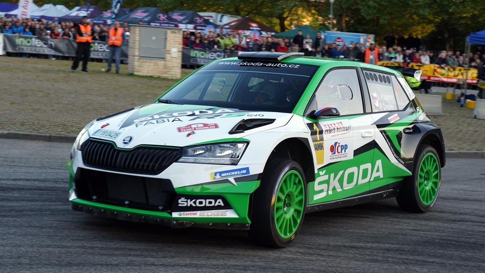 Jan Kopecký s novým vozem Škoda Fabia R5