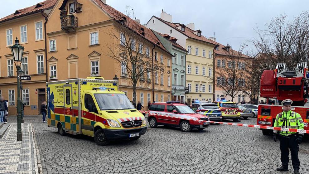 Požár podkrovního bytu na Kampě - 1