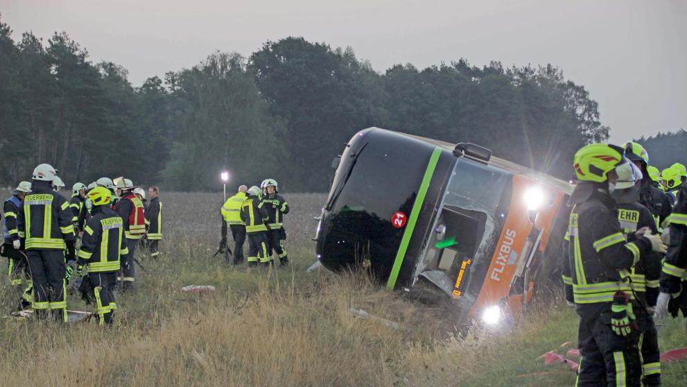 Nehoda Flixbusu na cestě z Prahy do Hamburku - 1