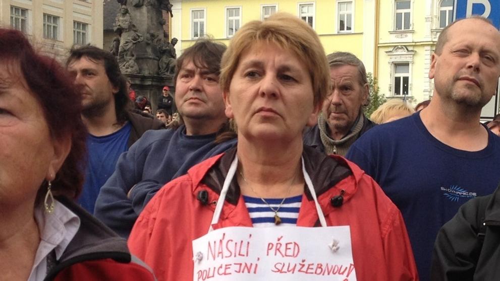Demonstrace na náměstí v Duchcově - 2 - 3