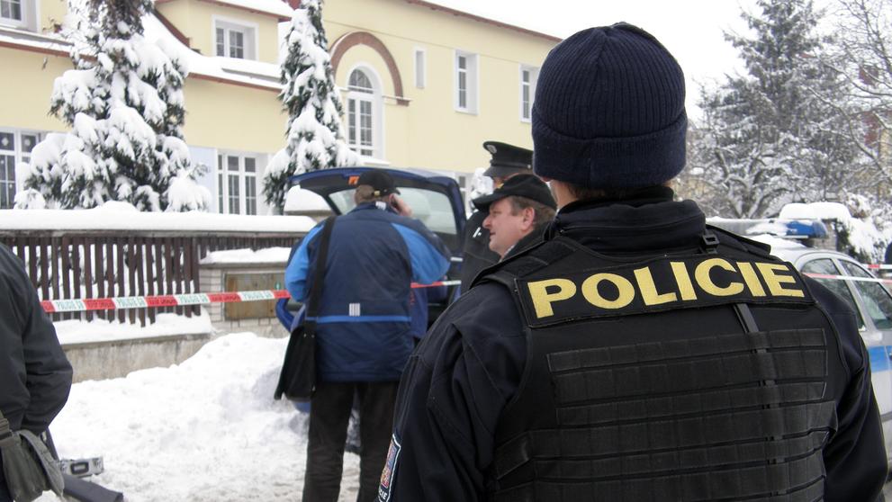 Policisté našli v kufru spoutaného právníka-2