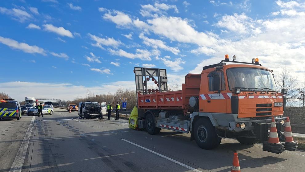 Dopravní nehoda na D1, km 330,6 směr Olomouc (2)