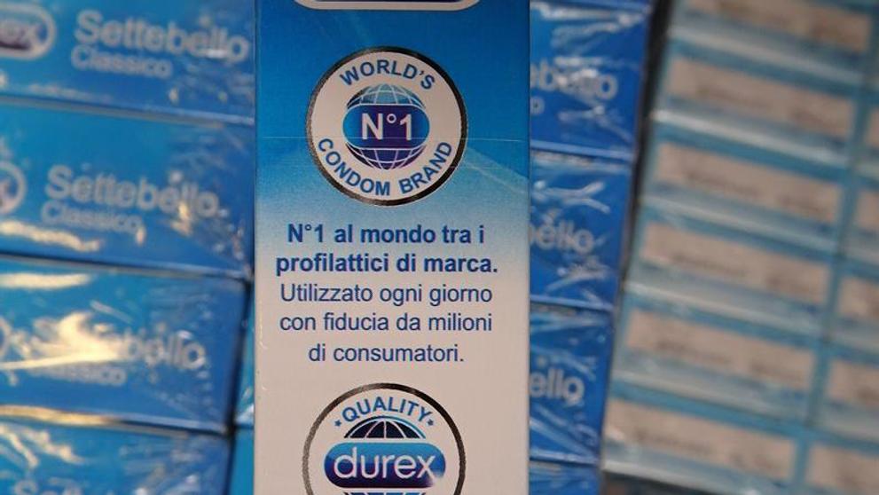 Ruzyňští celníci zajistili 2 tuny padělků kondomů - 2
