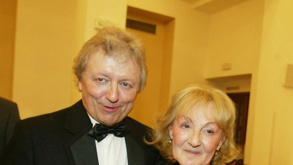 Václav Neckář s manželkou a synem