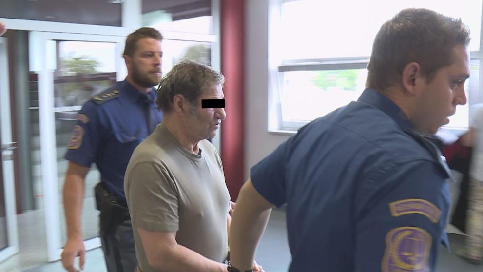 Muž, který zneužil dvě své vnučky - 1