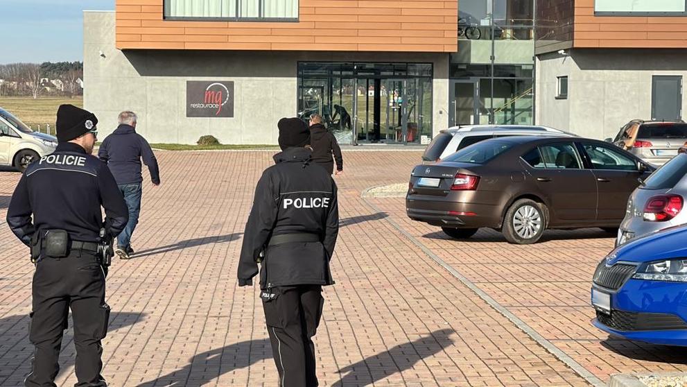 Střelba na letišti v Mladé Boleslavi (1)