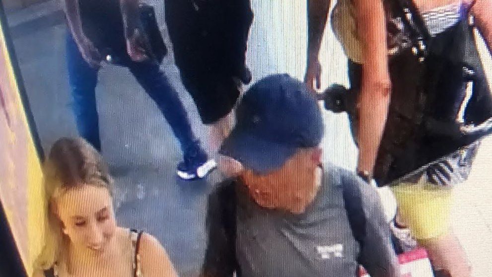 Policie stále pátrá po dívkách, které obtěžoval cizinec na Chodově
