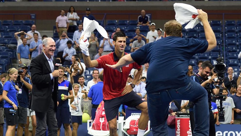 Novak Djokovič si zatančil na kurtu s fanouškem
