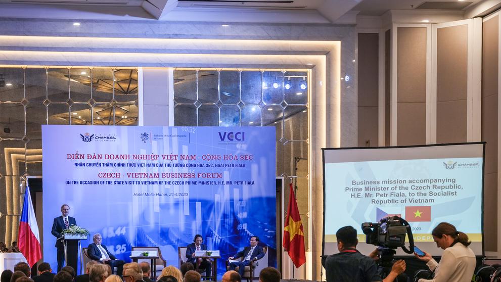 Premiér Petr Fiala navštívil Vietnam (3)